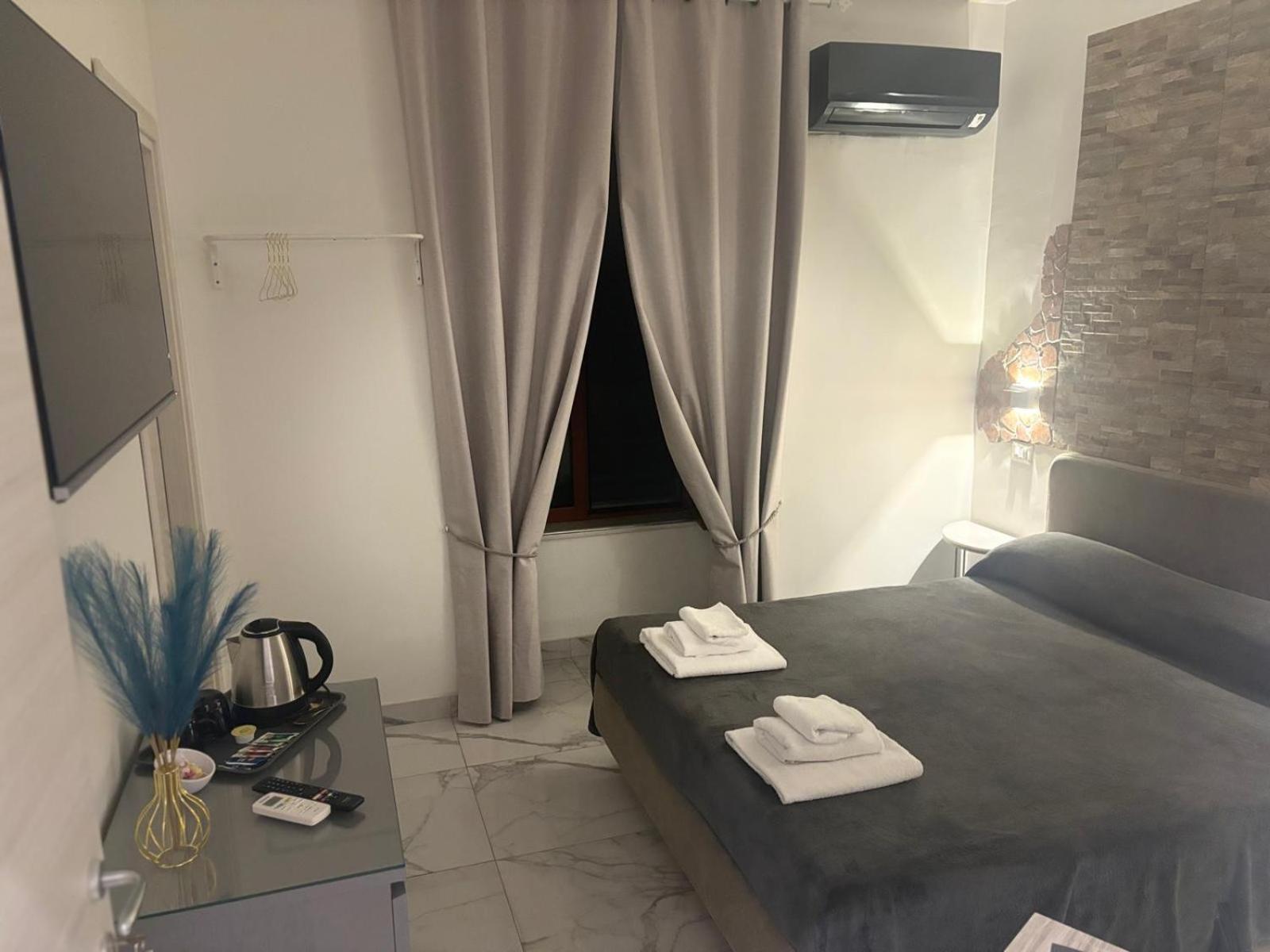 B&B Alla Stazione Neapel Exteriör bild